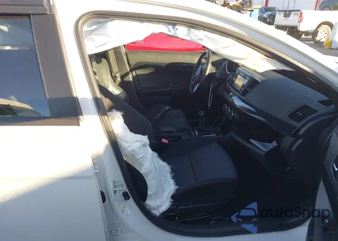 2015 Mitsubishi Lancer Evolution Final Edition z USA, uszkodzony, nr VIN JA32W7FV8FU028308